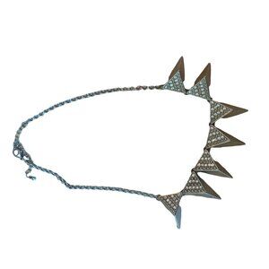 👗 2/$30 👗 Vintage Silver Spiked with Rhinestone 3-D Triangle Necklace